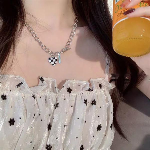 

pendant necklaces 2021 korean white black checkerboard love heart metal necklace for women sweet chain jewelry gifts, Silver