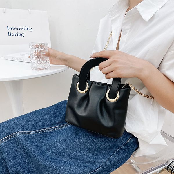 

2021 fashion trend handbags for women faux leather shoulder bag luxury designer hand fold tote shopping solid color purse