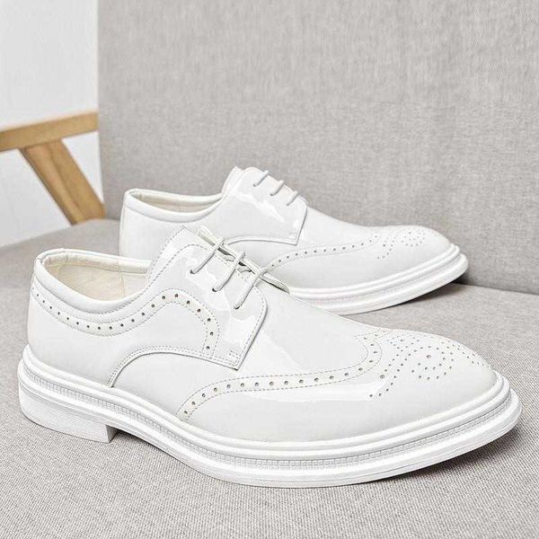 

leather sho men's korean version leisure trend summer british pointed youth hairdrser patent leather bright face white