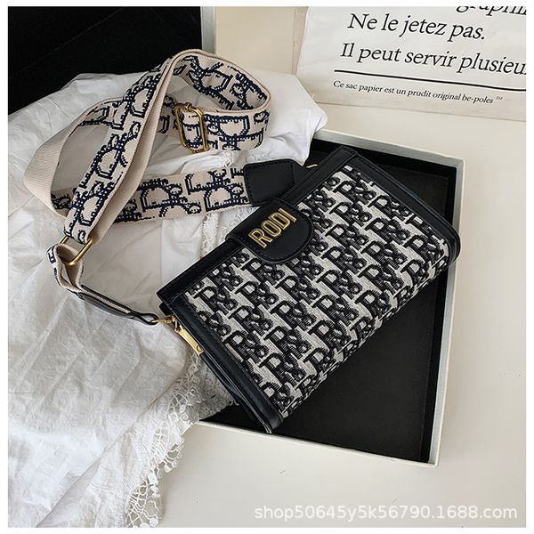 

textured single shoulder women's summer net red letter messenger small square bag hand outlets