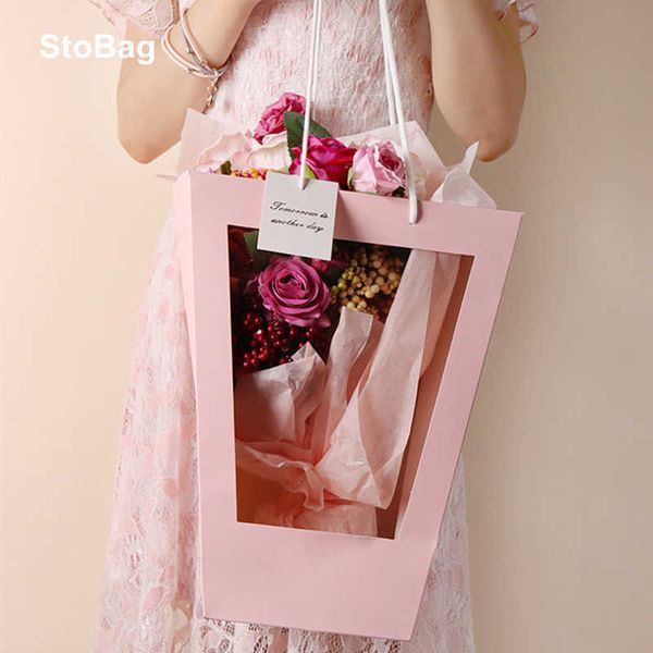 StoBag 6pcs / Lot Flower Packaging Sacchetto di carta San Valentino Matrimonio Regalo di compleanno Decorazione con finestra trasparente 210602