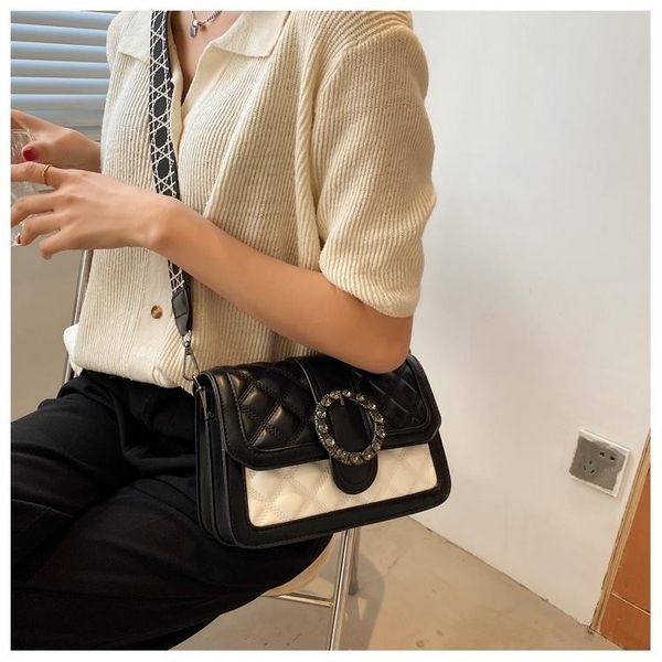 

cosmetic bags & cases 2021 women's bag black and white classic fashion design all kinds of one shoulder diagonal saddle handbag luxury