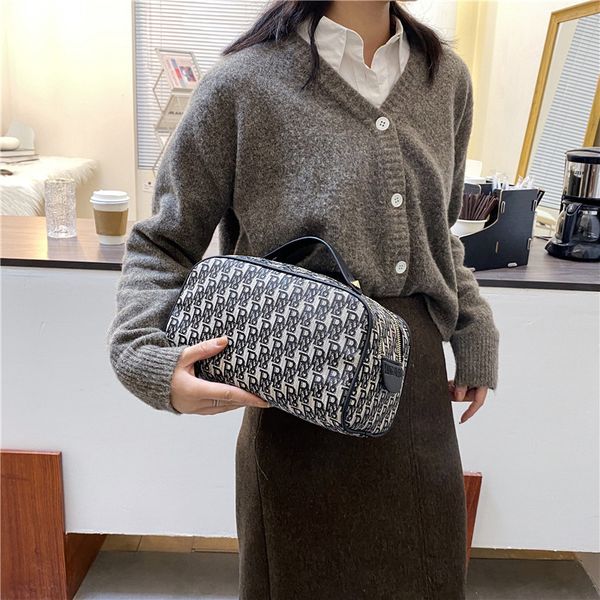 

luxury handbags women's new korean large capacity make-up portable waterproof storage bag portable travel wash bag
