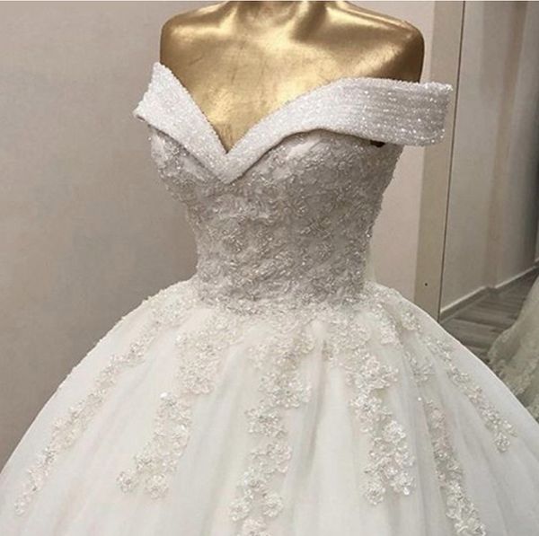 

luxury crystals beads ball gown wedding dresses off the shoulder plus size princess bridal gowns lace appliques chapel tulle bride dress tra, White