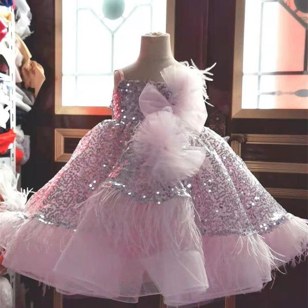 2021 Rosa glitzernde Blumenmädchenkleider Ballkleid Feder Pailletten Tüll Lilttle Kindergeburtstag Festzug Hochzeitskleider ZJ003