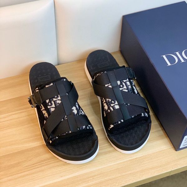 

europe station beach shoes 2021 summer new men sandals young fashion trend slippers god first choice zlh, Black