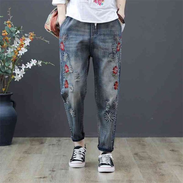 Sommerkunst Stil Frauen Blume Gestickte Jeans Elastische Taille Lose Denim Harem Hosen Plus Size Vintage Ripping D555 210629