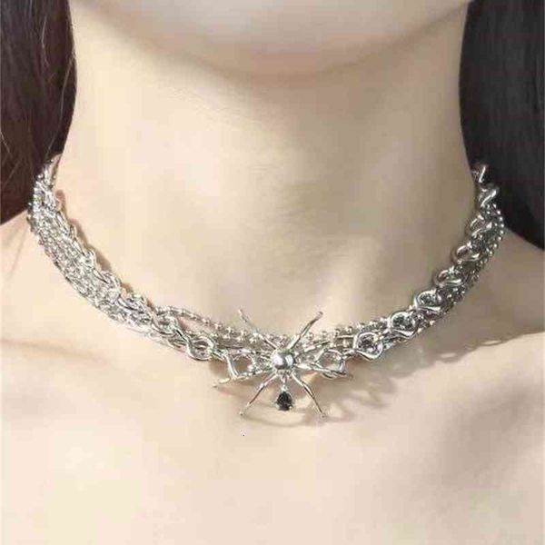 

2021 round bead woven necklace women's unique ins niche design metal spider lovers clavicle chain, Silver