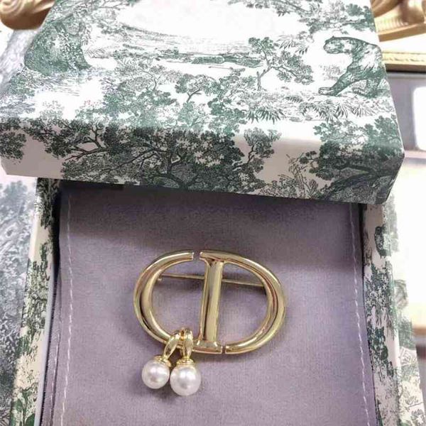 

special offer 75% off outlet online family pearl brooch female net red brass material exquisite letter pin accessories, Gray