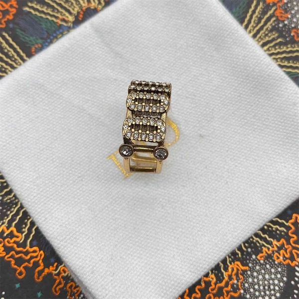 

full brilliant diamonds hollow out female ring brass red style, Silver