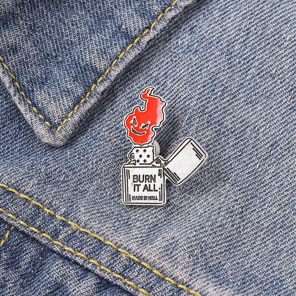 Burn Tüm Emaye Broşlar Punk Stil Vintage Çakmak Pins Kötü Denim Giyim Çantası Takı Noel Yeni Yıl Hediye Çocuklar Arkadaşlar