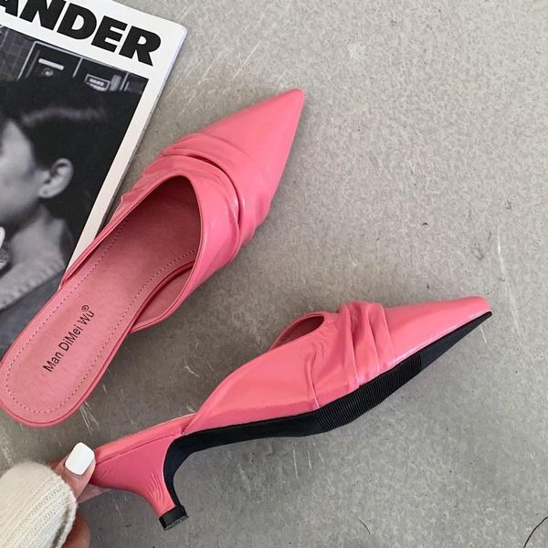 Hausschuhe Lackierten Ledernen Maultiere Spitz Plissee Frauen Sandalen Sommer Schuhe Frau Flip-Flops Dünne Fersen Abdeckung Rutschen 2021