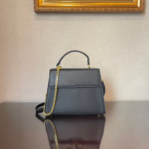 

luxury designers bags 2022 v family 8 colors classic genuine leather women handbag chain shoulder bag messengers bale briefcase