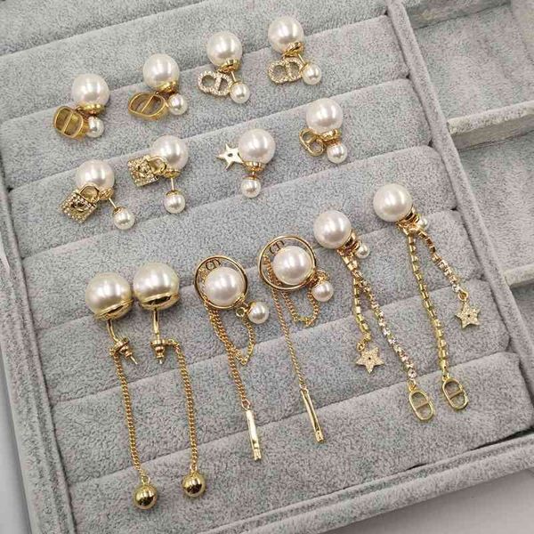 

2021 new designer family letter front and back size pearl old earrings, Golden