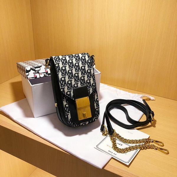 

2020 autumn new canvas red bag net old hand mobile phone embroidery diagonal shoulder mini flower all-match female dhcvd