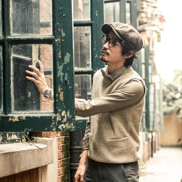 

men's vests 2021 vintage british style o-neck sleeveless sweater autumn solid color pullover vest stage singer costumes, Black;white