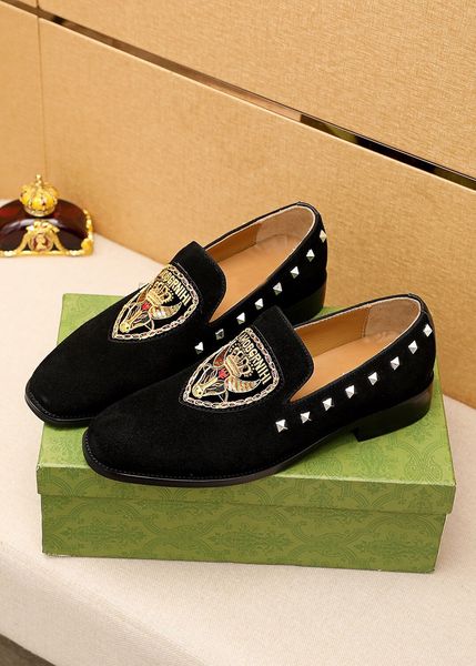 

new 2022 male comfortable business slip on rivets causal loafers brand designer formal party wedding dress shoes men's leisure flats si, Black