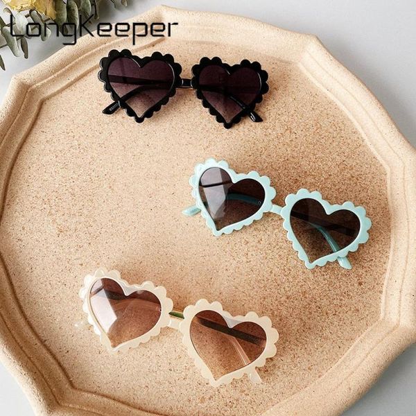 

colors kids sunglasses girls boys 2021 fashion cute heart shaped sun glasses children vintage beach eyewear infantil gafas, White;black