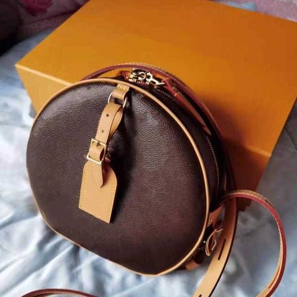 

2021 wholesae round bread handbags designer woman shoulder bags classic embossed letter purse evening clutch ladies waist bag