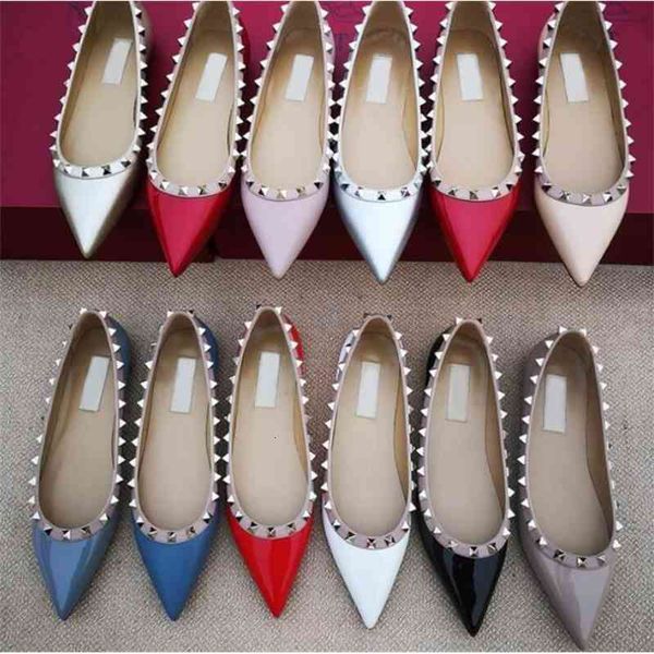 

sandals v classic rivet real leather flat heel pointed toe women's shoes, Black