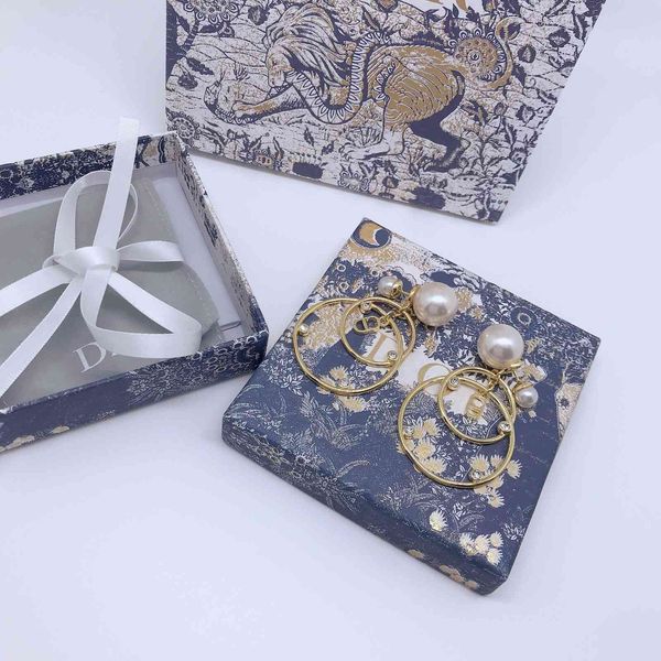 

new pearl circle fashion earrings women's diamond alphabet diamond exclusive jewelry sale, Golden;silver