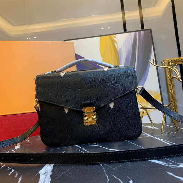 

2021 new top quality leather male briefcase fashion male schoolbag briefcase size 25*19*7cm, Black