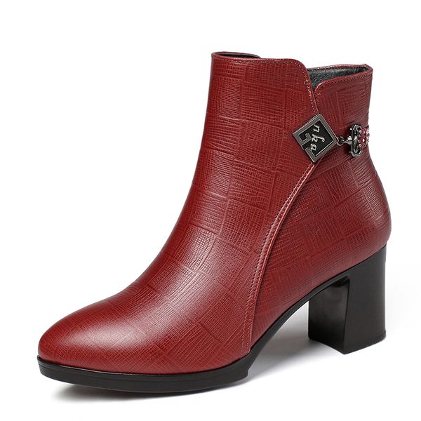 

Winter Womens Embossed Real Leather boots Mid-Heel Plus Fleece Boots Wool Cotton Shoes Female Middle-Age Ankle Work Shoes, Black singel