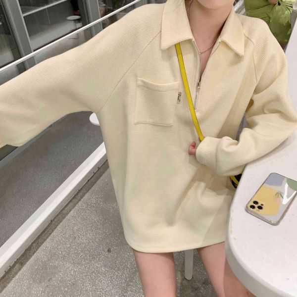 

zhenzhenjia foreign style age reduction fashion suit women's early autumn 2021 leisure long sleeve sweater and shorts two-piece set, White