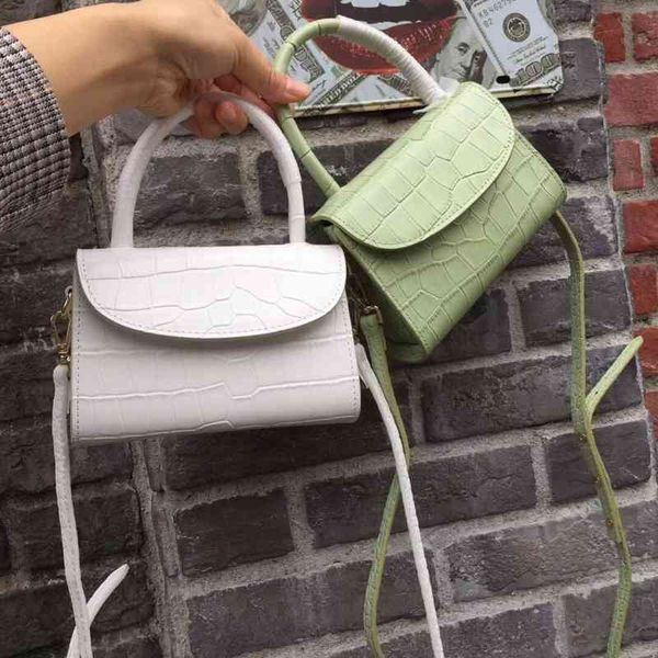 

women luxurys designers bags 2021 macondolin autumn casual leather solid small square pattern hig designer handbag handbags totes crossbody