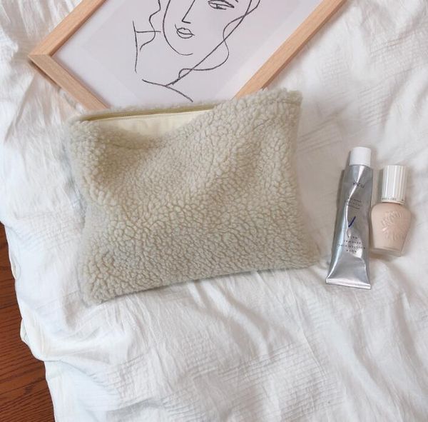 

dhl30pcs makeup bags women solid retro warm lambswool large capacity square cosmetic case winter mix color