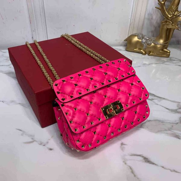 

7a+fashion new style made of soft wrinkled lamb skin 0124 shoulder bag lined with red leather with zipper pocket can one shoulder worn women