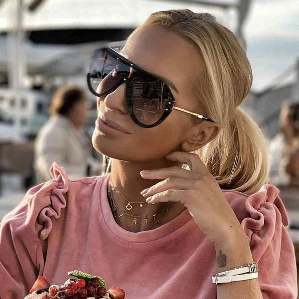 

QPeClou 2020 New Fashion Oversized One Piece Sunglasses Women Brand Designer Vintage Rivet Square Sun Glasses Men Plastic Shades Glasses wholesale, White;black