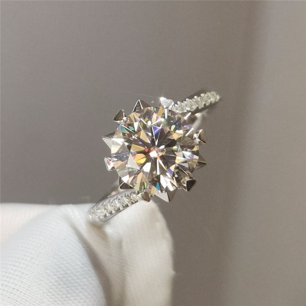 

100% real 18k white excellent cut diamond test passed d color moissanite snowflake stud earrings female jewelry, Slivery;golden