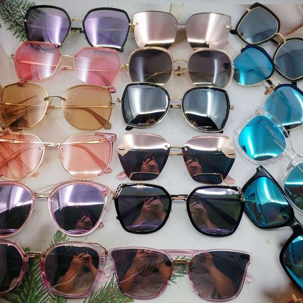 

mixed batch of high grade women's sunglasses, Silver