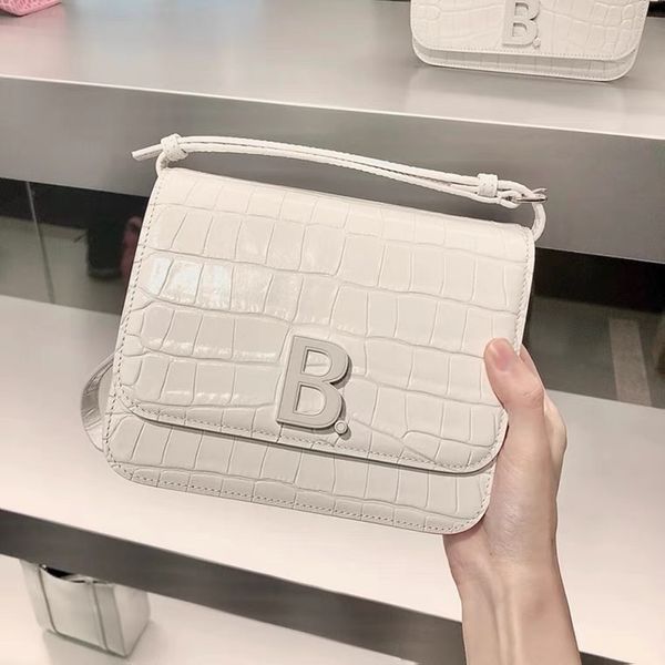 

2021 new b-button leather crocodile pattern tofu small square bag organ single shoulder messenger bag