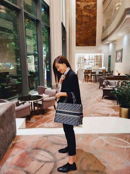 

luxury herme handbags and storage women's booktoted home tote bag canvas old flower d letter embroidery original shoppin