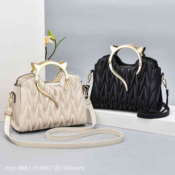 

new 2021 goddess temperament bag embroidered messenger foreign style street trend diana 20