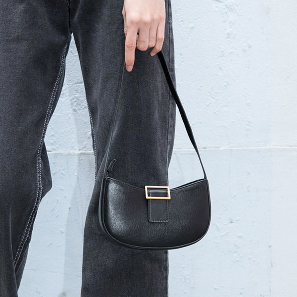 

c new women's bag hardware buckle single shoulder armpit small fashion trend simple hand horse