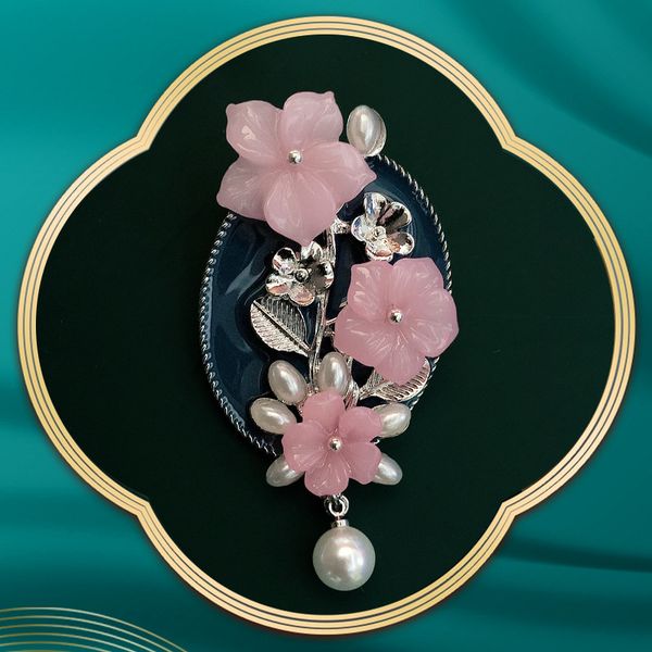 

factory wholesale plum blossom imitation pearl flower brooch cheongsam anti light pin temperament national style celebrity coat accessories