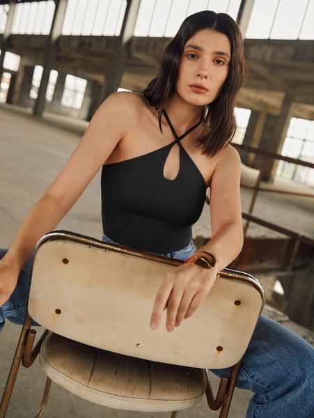 

form fitted crisscross halter y4vm#, White