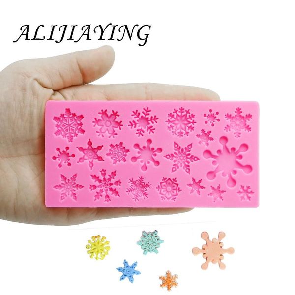 

Beautiful Christmas Snowflake Silicone Mold Fondant Cake Decorating Tools Sugar Stencil D1425 Baking Moulds