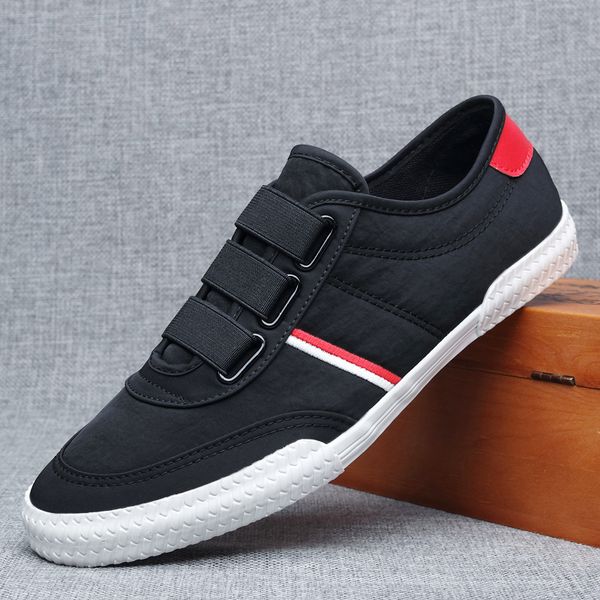 

2021 new fashion spring summer men shoes canvas casual shoes trend flat shoes man cool loafers, Black