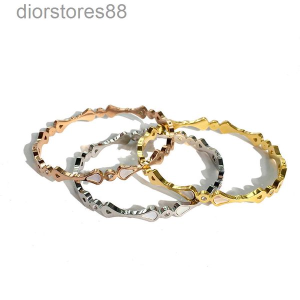 

bangles bracelet 56 jewelry independent design style with small fan-shaped titanium steel shell, Black