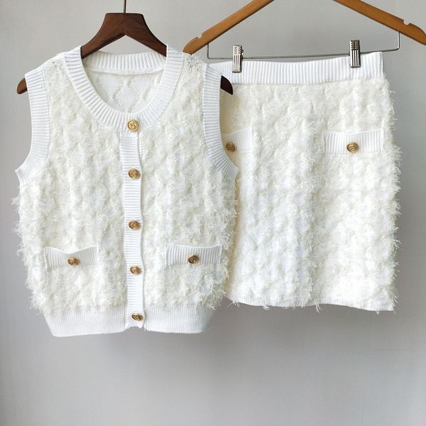 

59% off factory outlet store autumn and winter fashion 5-button zhou xun same sleeveless vest with 2-piece skirt, White