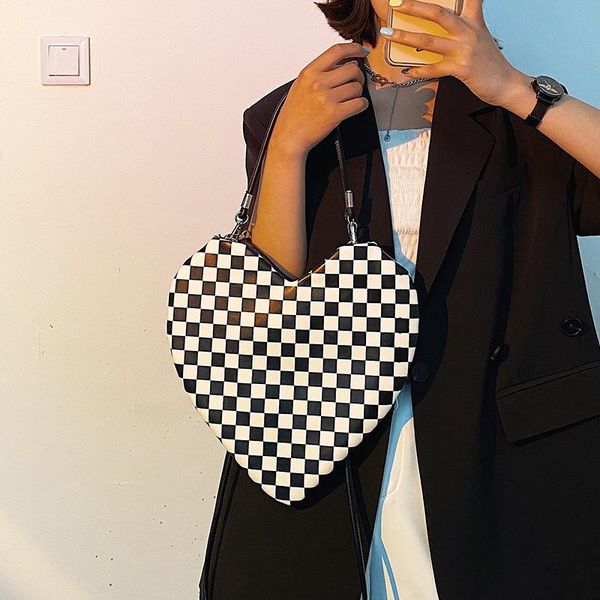 

evening bags 2021 women's bag simple personality heart type lovely one shoulder messenger pu purses and handbags