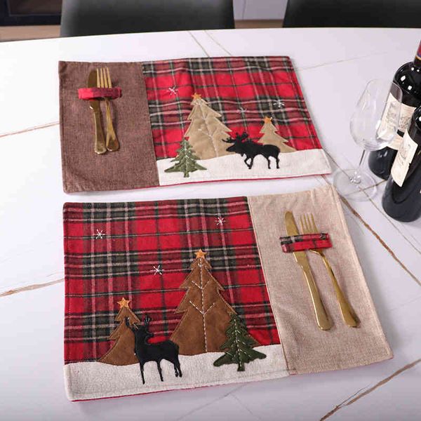 

christmas atmosphere decoration automobile meal pad western food heat insulation knife and fork storage bag linen embroidery process