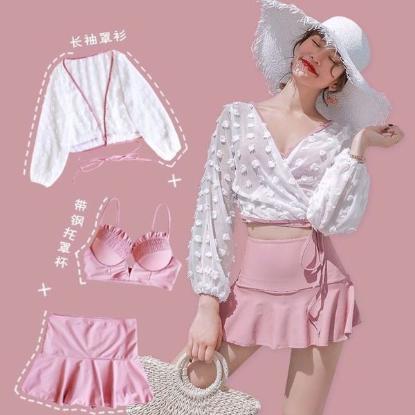 

women's three with piece conservative style, covering the belly, showing thin and split bikini spring swimsuit, Black;white