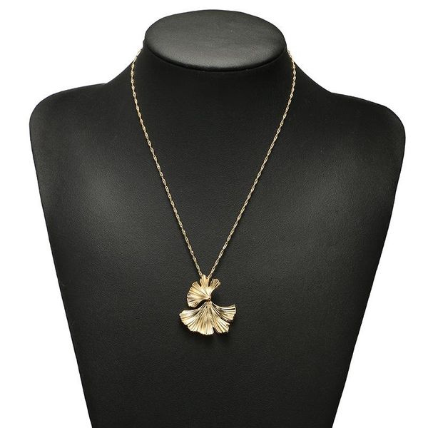 

chains fashion brand retro beach style ginkgo leaf pendant alloy necklace metal monochrome 2021 gift for women, Silver