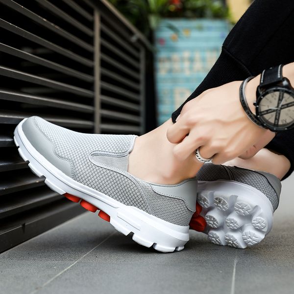 

2021 men women running shoes black blue grey fashion mens trainers breathable sports sneakers size 37-45 wm, White;red