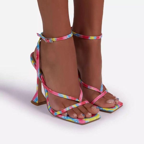 Kleidschuhe SAVALY Damen Sandalen Square Toe High Heel T-Riemen Schnalle Riemchen Pumps Tie Dye Heels Street Fashion Großhandelsartikel